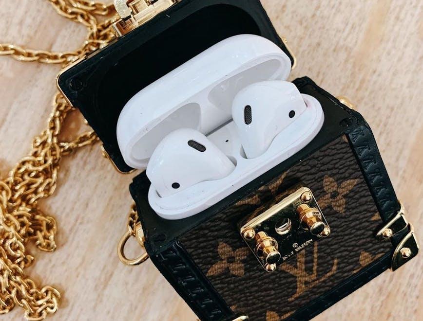 Louis Vuitton Airpod case Apple