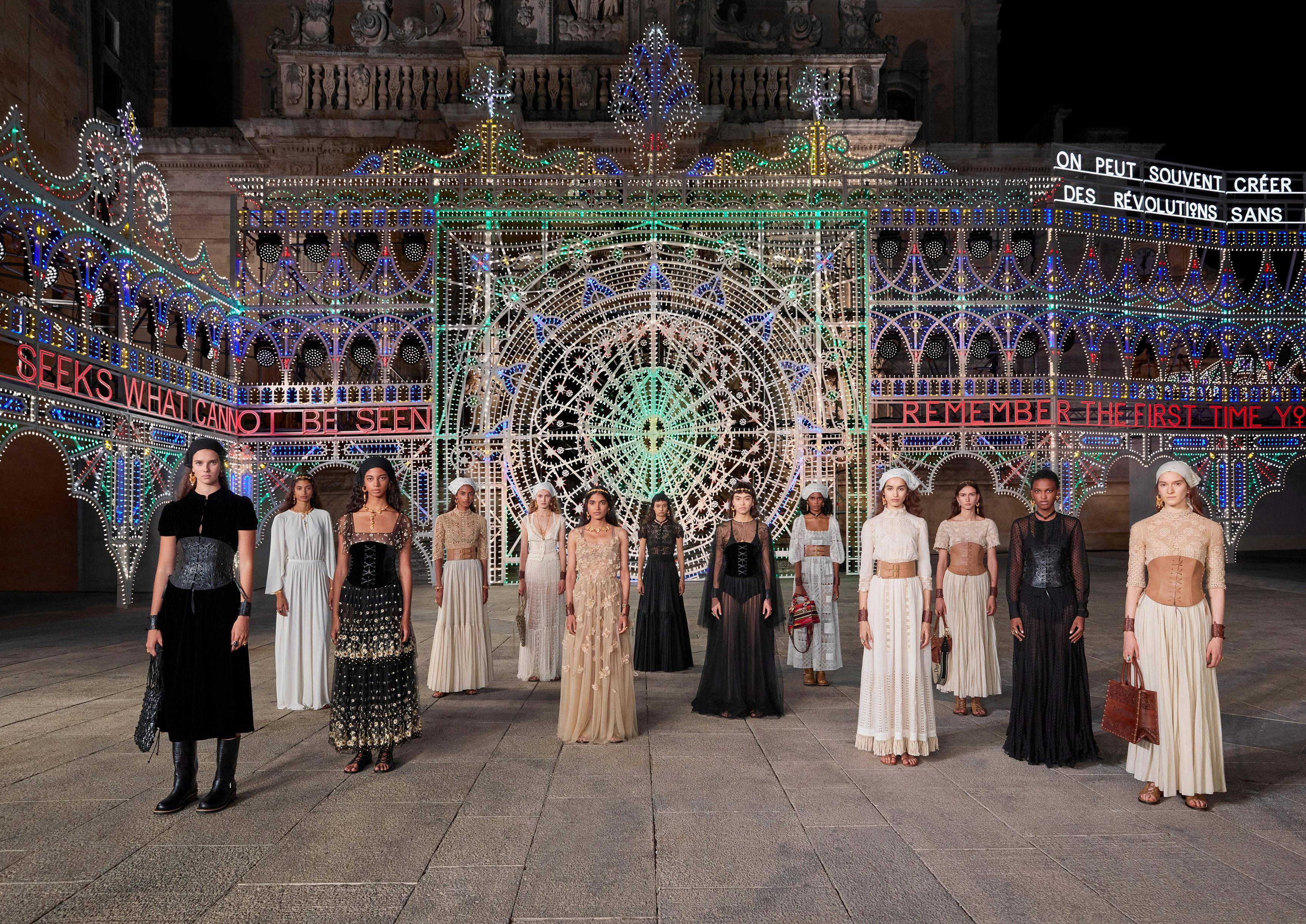 sfilata dior cruise 2021 foto immagini lecce puglia