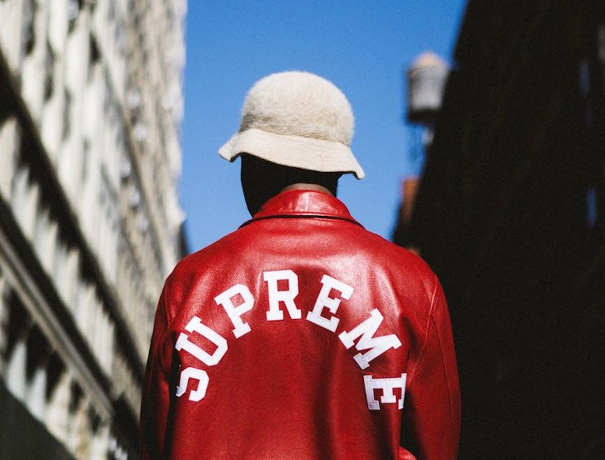 Supreme viene comprata da Vf international-lofficielitalia