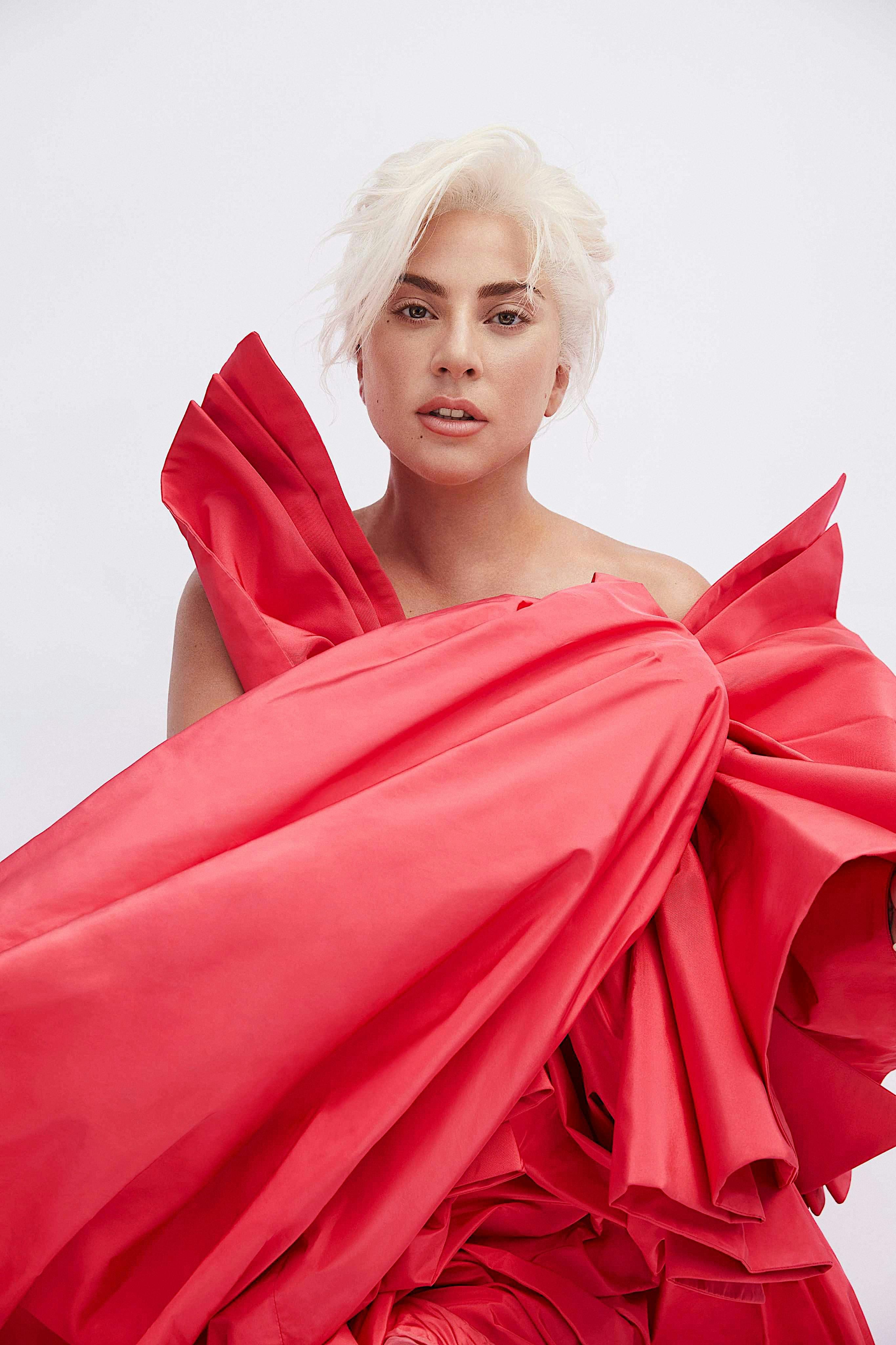 Ritratto di Lady Gaga nella ADV di Valentino "Voce Viva"