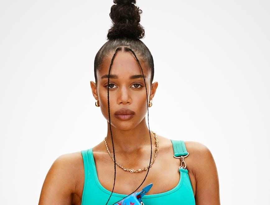 Nella foto un ritratto di Laura Harrier in Louis Vuitton