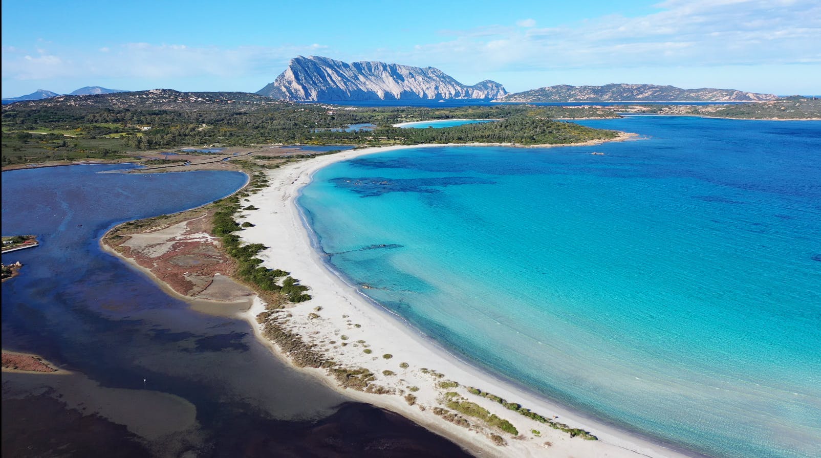 Nella foto l'area marina protetta di Tavolara nei pressi del Baglioni Resort Sardegna