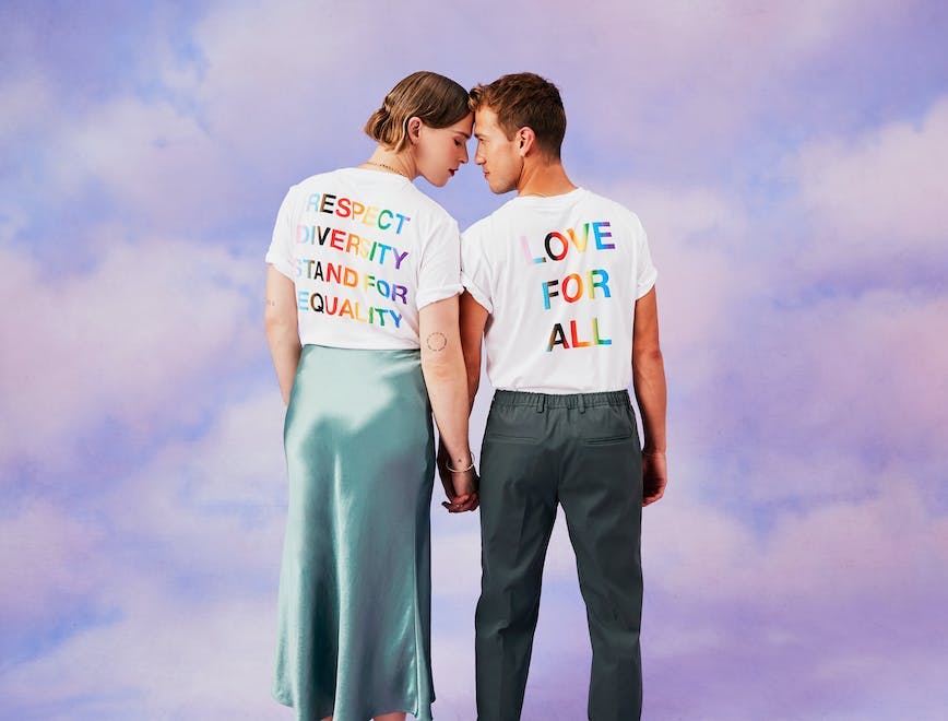 Nella foto La campagna Pride di BOSS con Tommy Dorfman e Peter Zurkuhlen