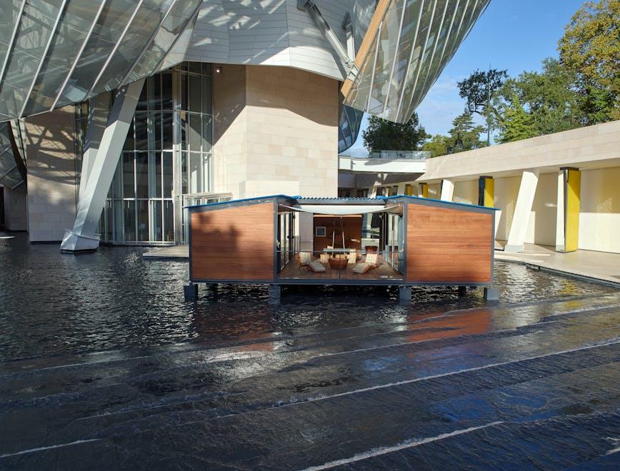 bassin fondation louis vuitton, cascade flv, exposition, le monde nouveau de charlotte perriand (exposition flv), sans visiteur