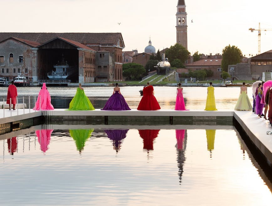 Nella foto Valentino Des Ateliers la collezione Haute Couture Autunno Inverno 2021-22