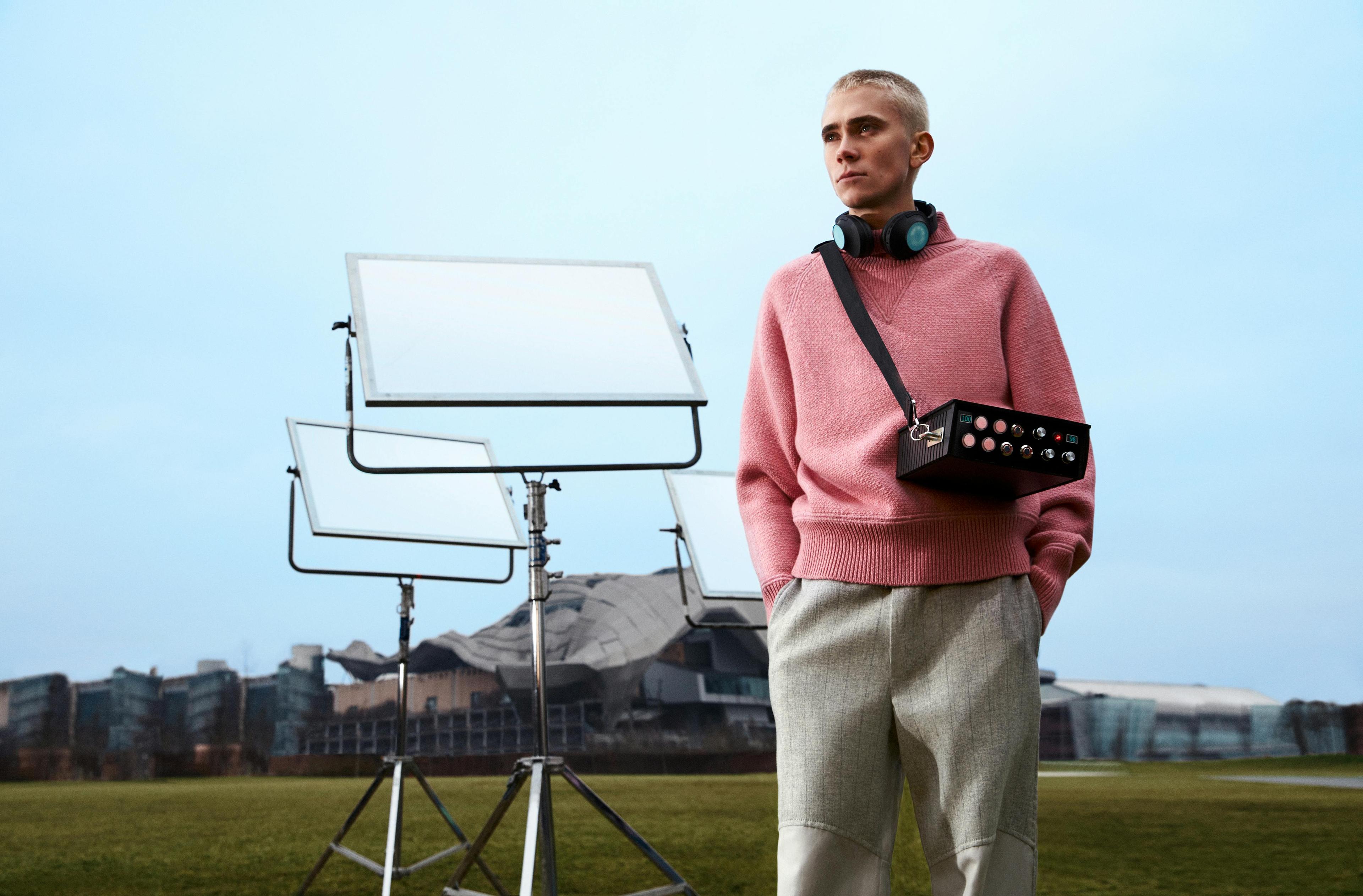 Felix Sandman protagonista della nuova campagna "A Future Together" di Salvatore Ferragamo