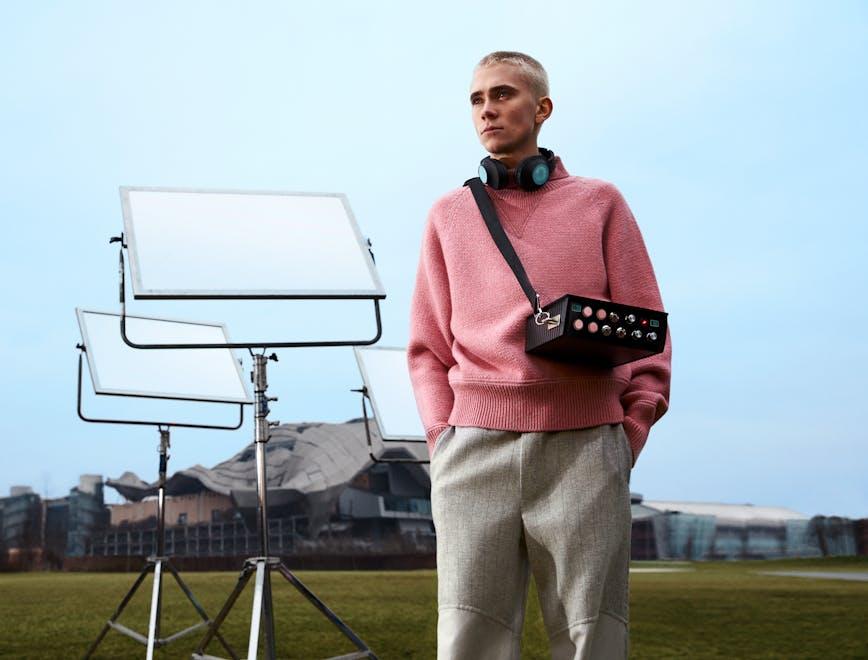 nella foto Felix Sandman protagonista della nuova campagna "A Future Together" di Salvatore Ferragamo