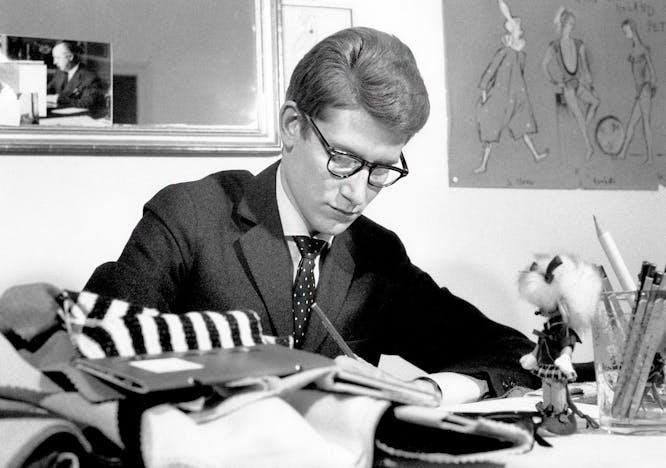 Un ritratto di Monsieur Yves Saint Laurent. 