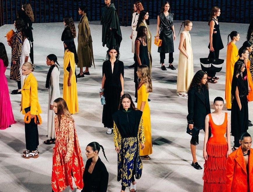 Nella foto il finale di sfilata di Proenza Schouler collezione Spring Summer 2022