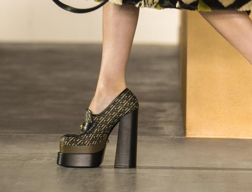 Mocassini con platform e tacco Versace autunno inverno 2021/2022