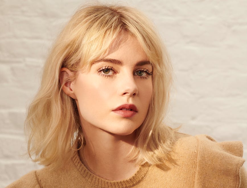 Nella foto Lucy Boynton photographed by Chloe Cross