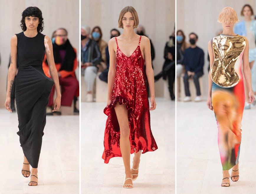 Nella foto Loewe la sfilata donna Primavera Estate 2022