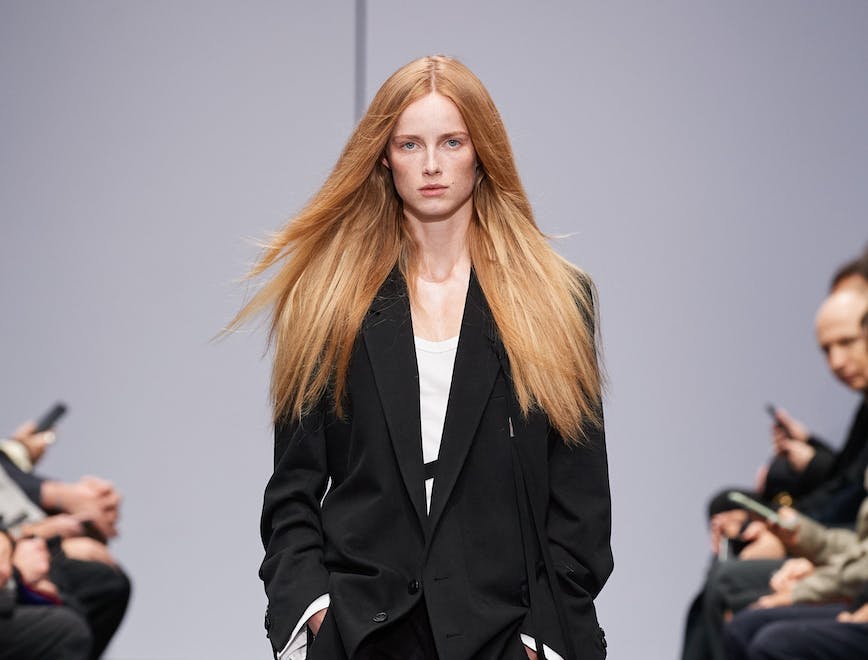 Nella foto Rianne Van Rompaey in Ann Demeulemeester Primavera Estate 2022