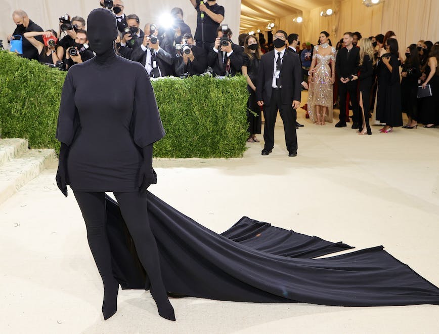 In foto Kim Kardashian in Balenciaga al Met Gala 2021