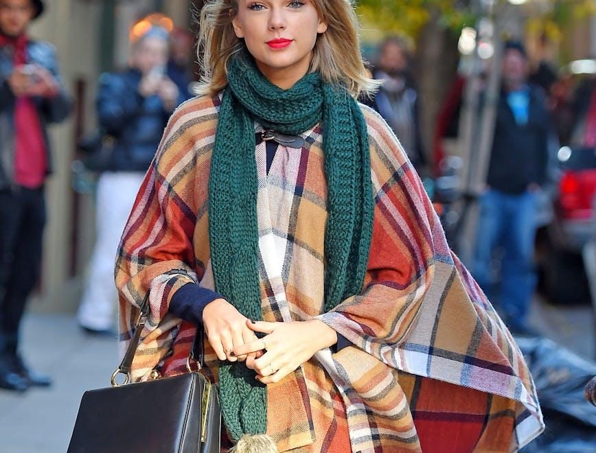 plaid thin blanket new york city taylor swift green trousers pattern new york state mid-atlantic usa north america person human clothing apparel handbag accessories bag accessory purse