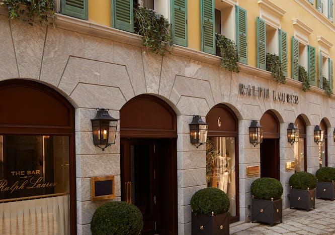 Nella foto il nuovo flagship store di Ralph Lauren a Milano