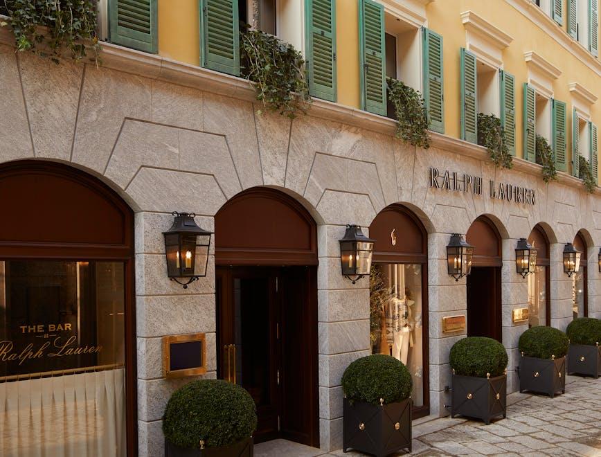 Nella foto il nuovo flagship store di Ralph Lauren a Milano