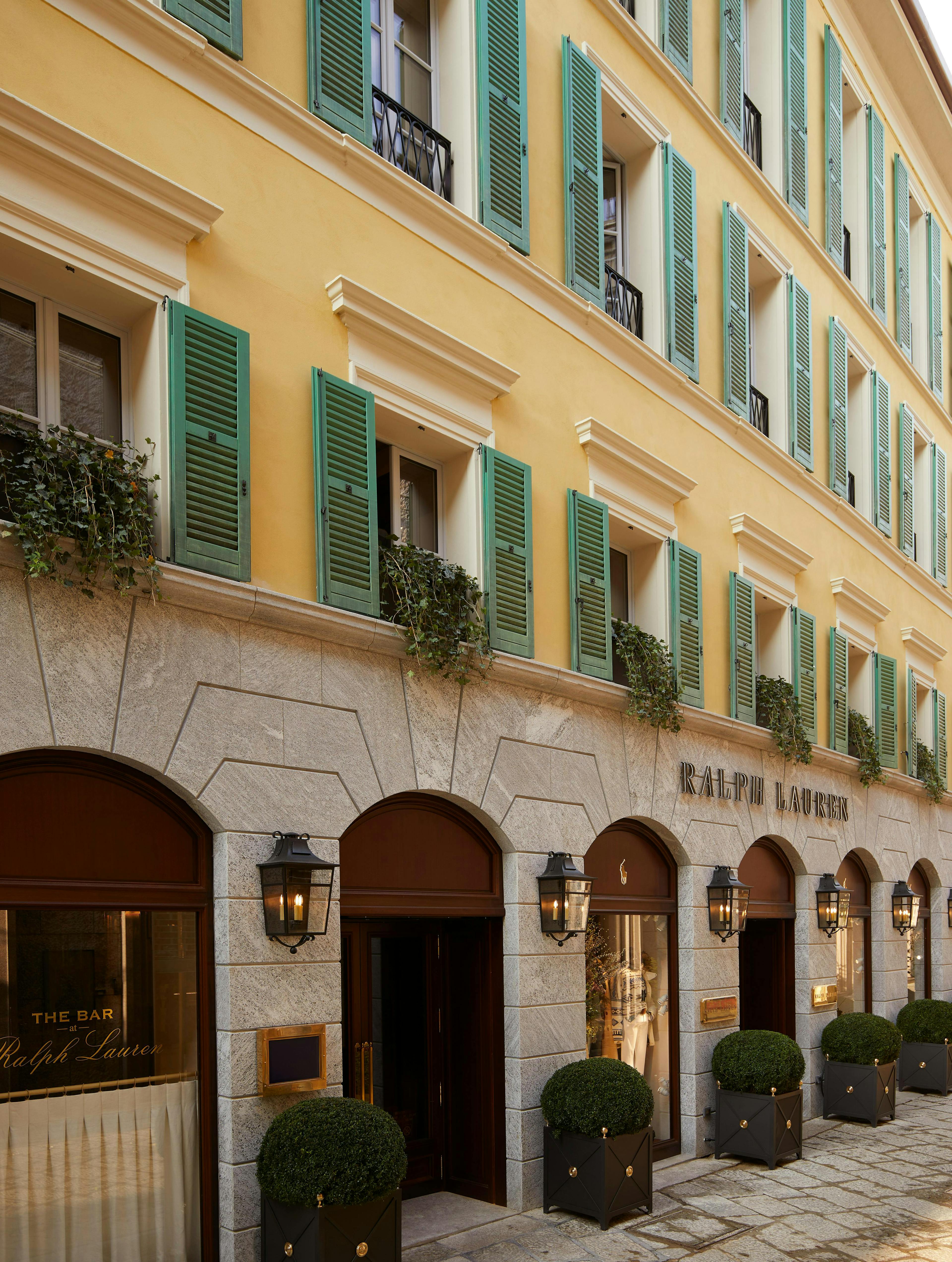 Nella foto il nuovo flagship store di Ralph Lauren a Milano