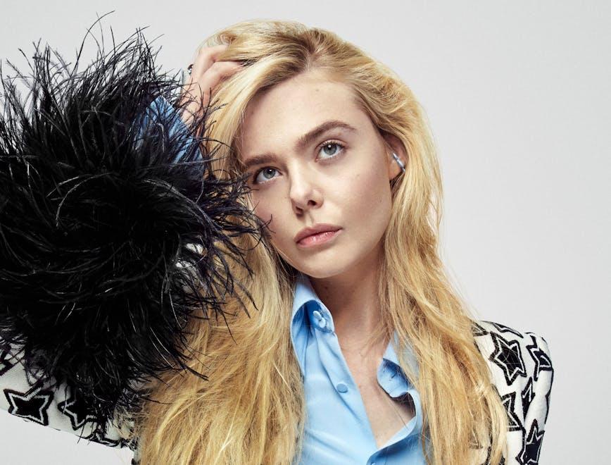 Elle Fanning in cover indossa total look GUCCI