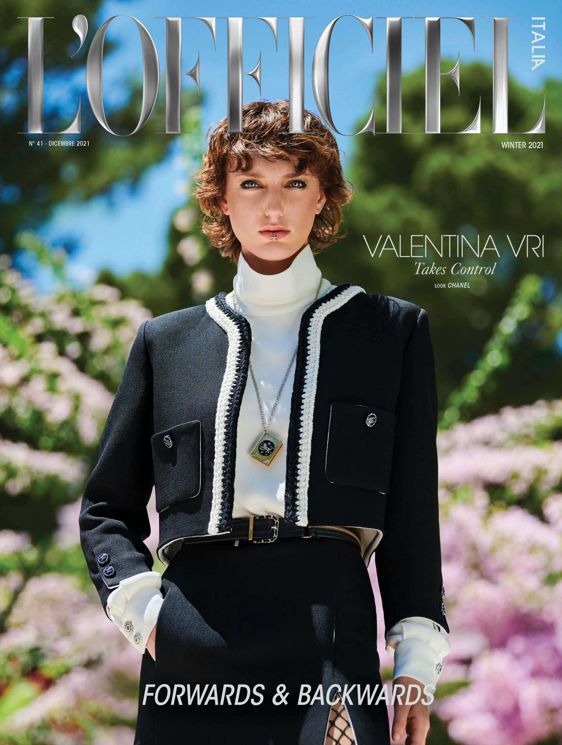 In cover Valentina Vri indossa total look CHANEL