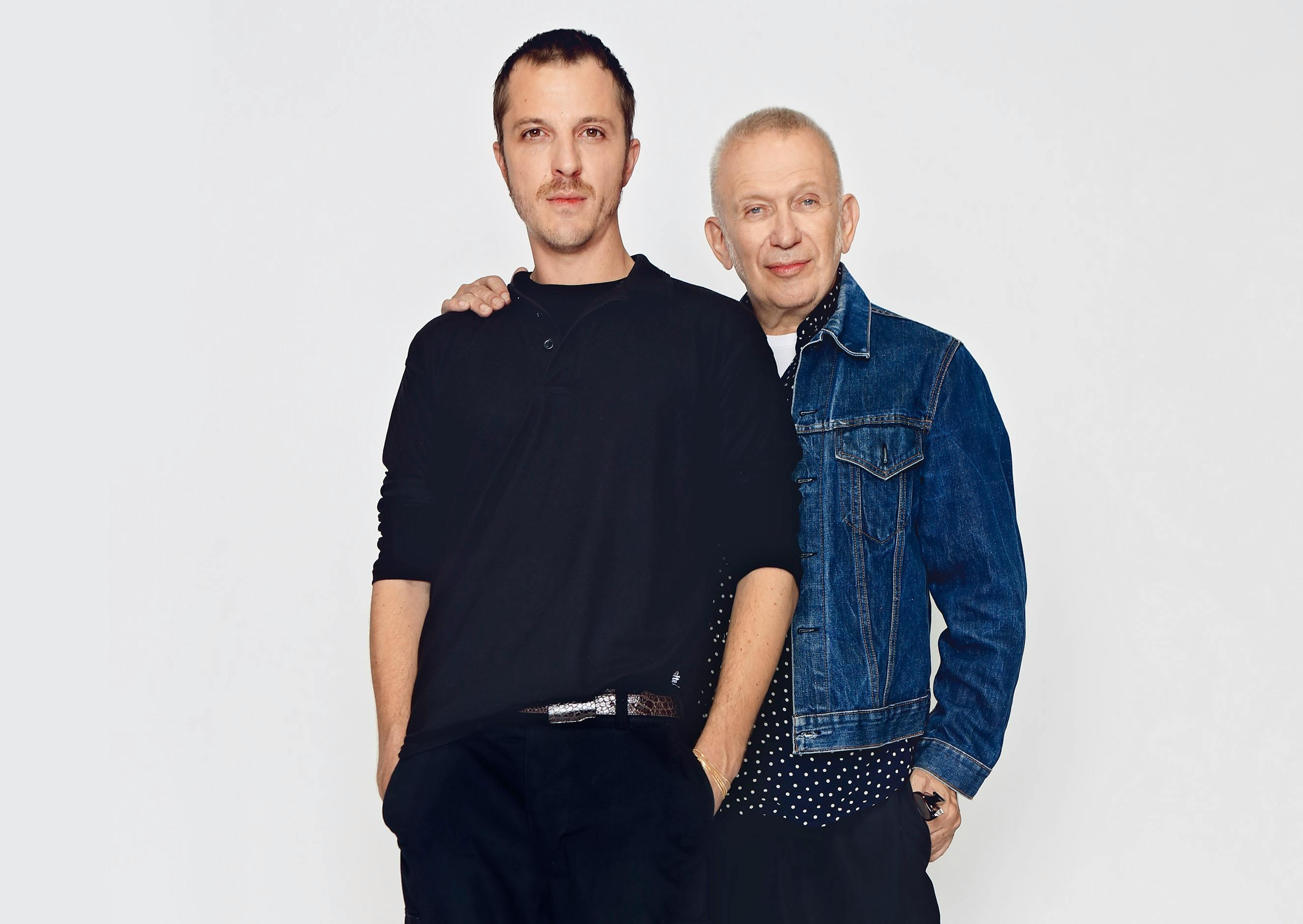 Nella foto Glenn Martens e Jean Paul Gaultier ritratti da Laura Pelissier.