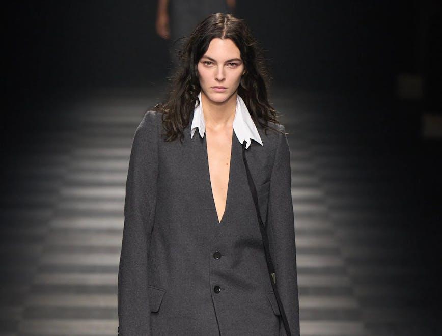 Vittoria Ceretti in un look Ann Demeulemeester Fall Winter 2022