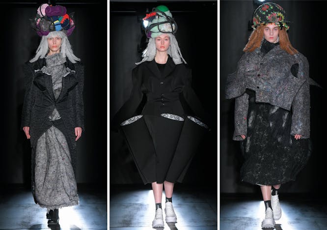 Nella foto Comme des Garçons la sfilata donna Autunno Inverno 2022-23