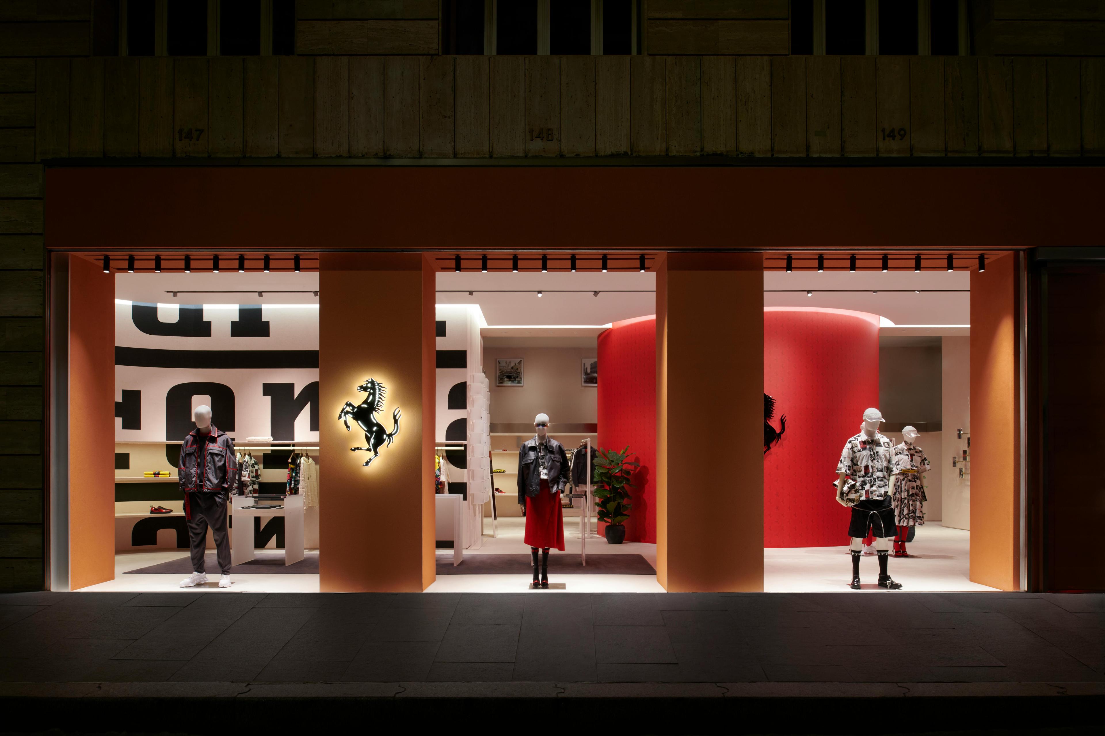 Il nuovo store di Ferrari in Via Tomacelli a Roma