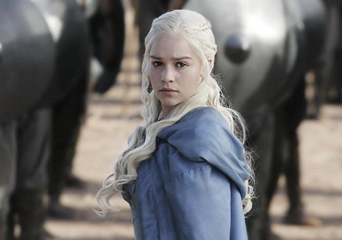 L'attrice Emilia Clarke nei panni del personaggio Daenerys Targaryen. 