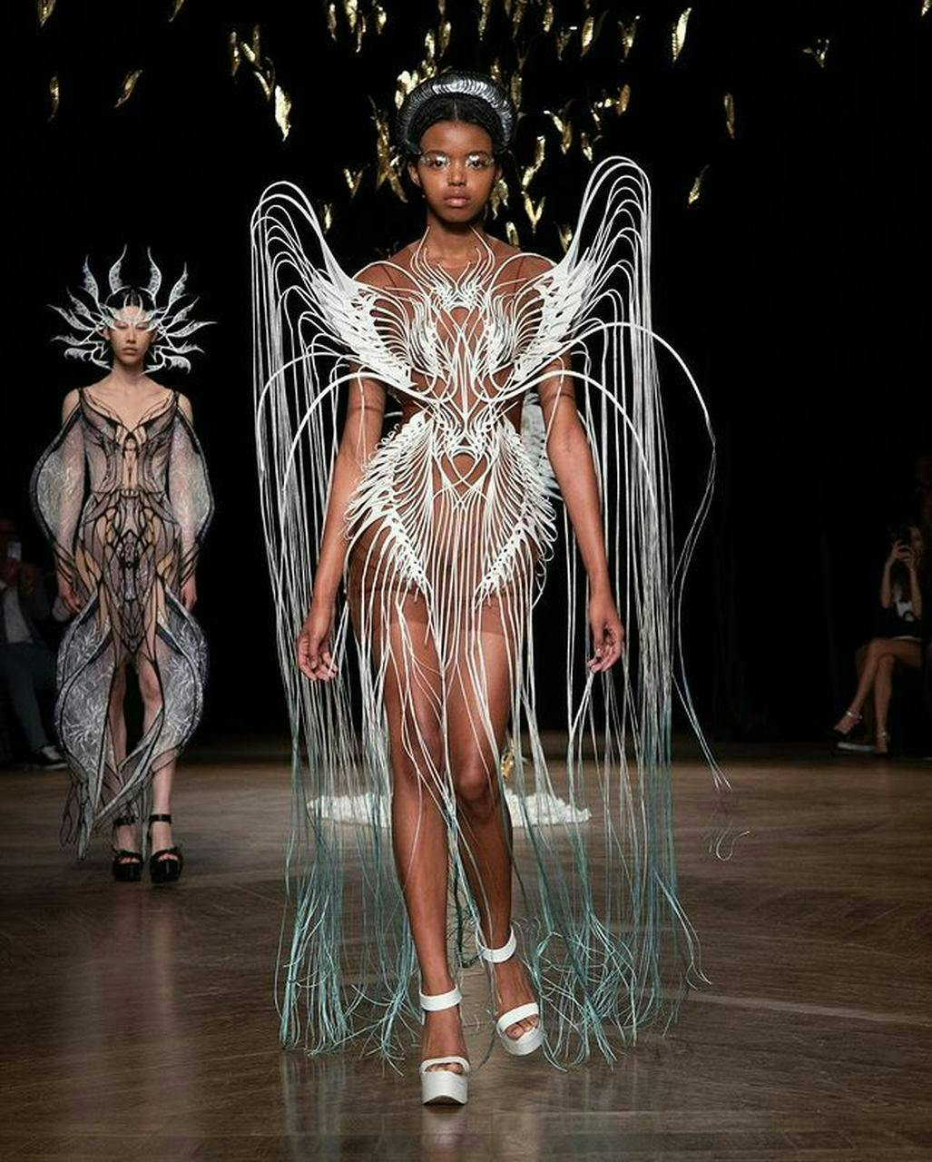 Iris Van Herpen la collezione Haute Couture Autunno Inverno 2022-23