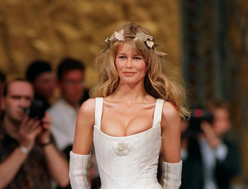 Claudia Schiffer sfilata Chanel primavera estate 1993