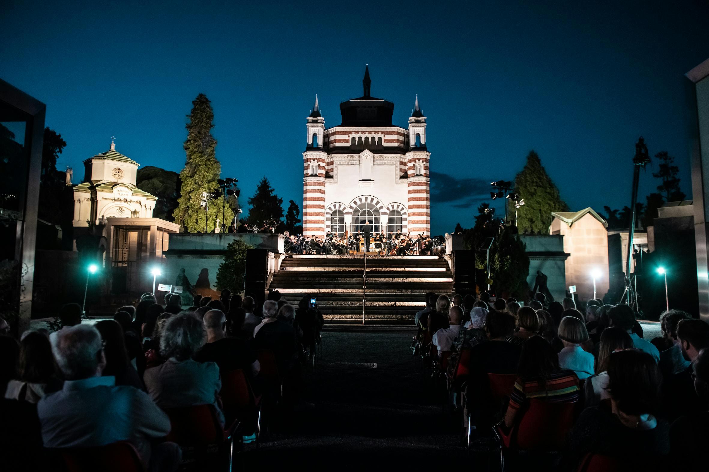 NINNANANNA il concerto al Cimitero Monumentale. Foto Izzo - Prandoni