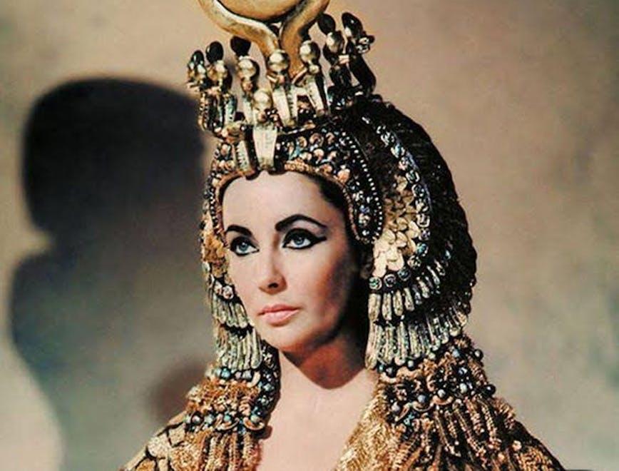 Elizabeth Taylor nel colossal hollywoodiano "Cleopatra" del 1963.