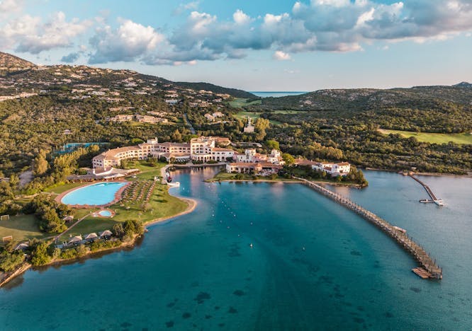 L'Hotel Cala di Volpe nella splendida cornice della Costa Smeralda