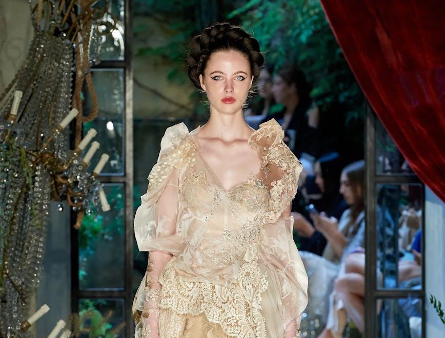 Un look della collezione primavera estate 2023 di Antonio Marras.