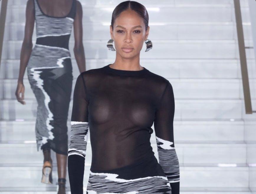 Joan Smalls alla sfilata di Missoni primavera estate 2023.