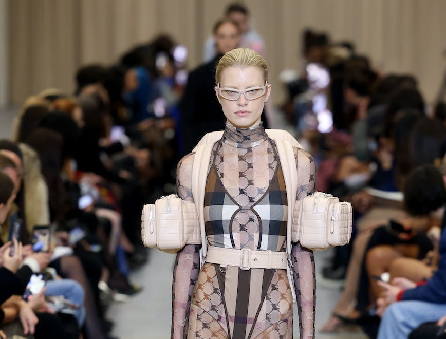 Burberry la sfilata primavera estate 2023, l'ultima di Riccardo Tisci.