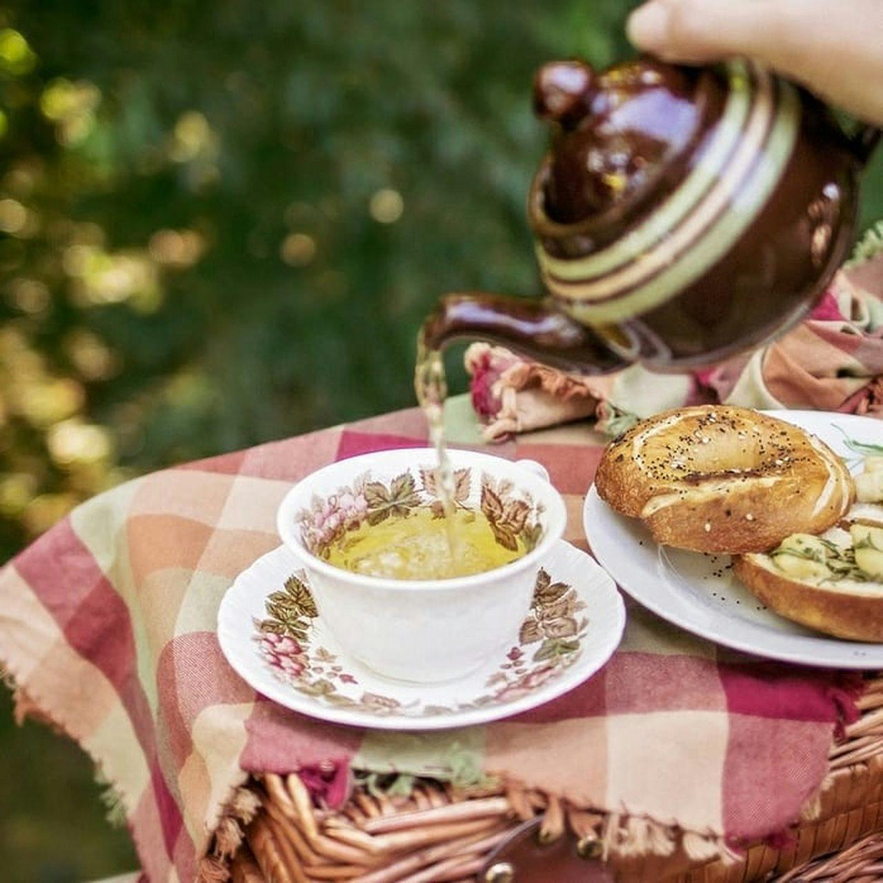 burger food bread pottery plant saucer