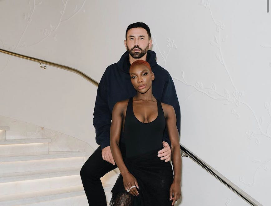 L'ex direttore creativo di Burberry Riccardo Tisci e l'attrice Michaela Coel.