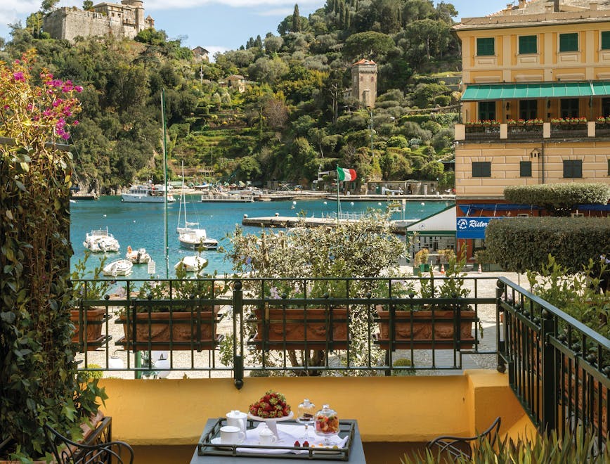 La vista dal balcone di una stanza