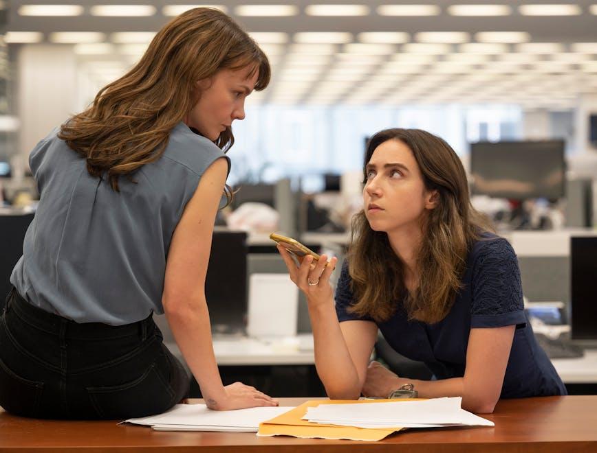 Carey Mulligan e Zoe Kazan in una scena del film