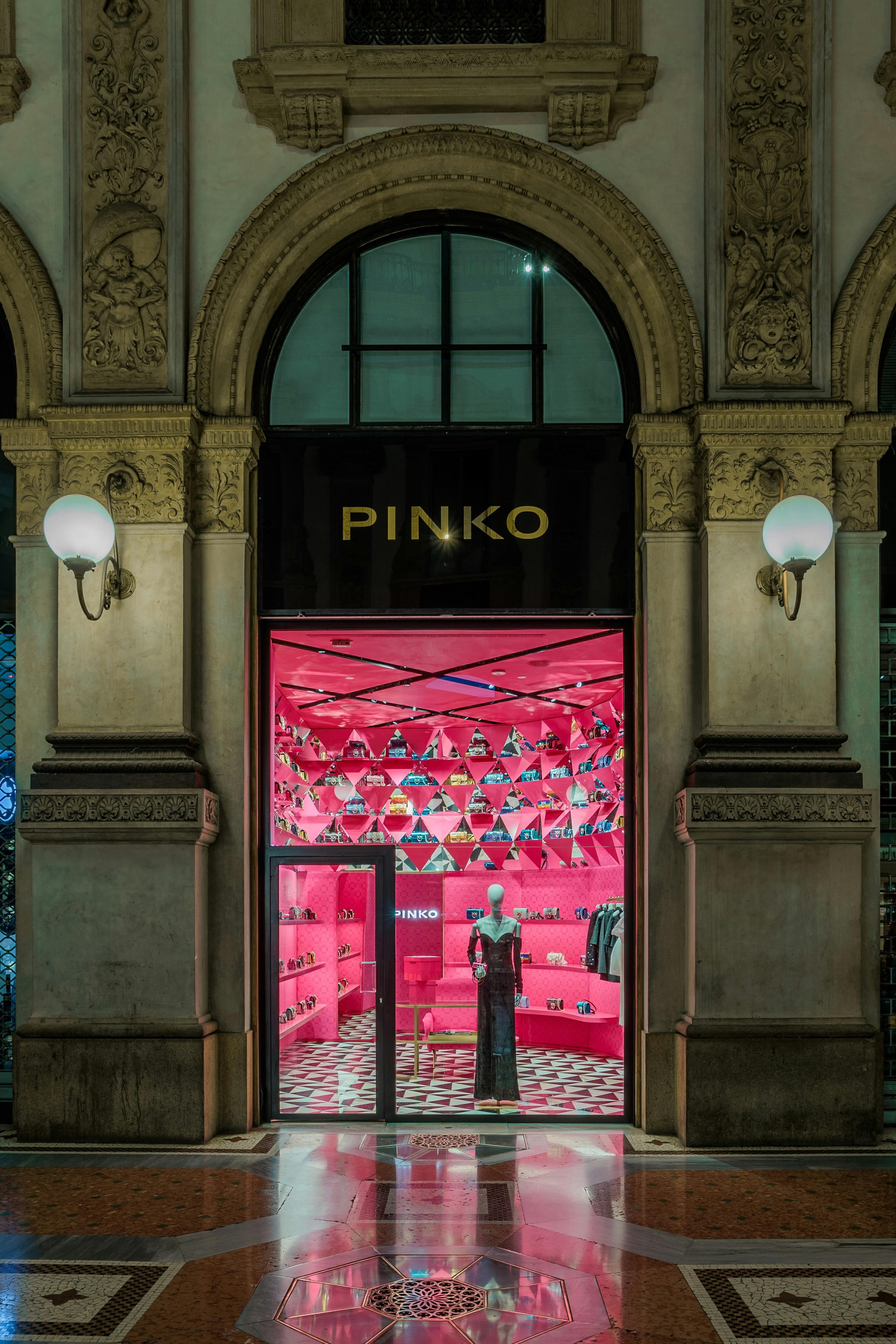 Pinko Galleria il nuovo progetto con la nuova boutique in Galleria Vittorio Emanuele II a Milano