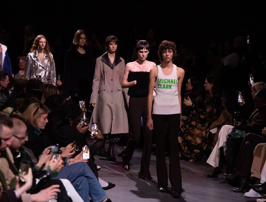 La sfilata autunno inverno 2023-24 di JW Anderson