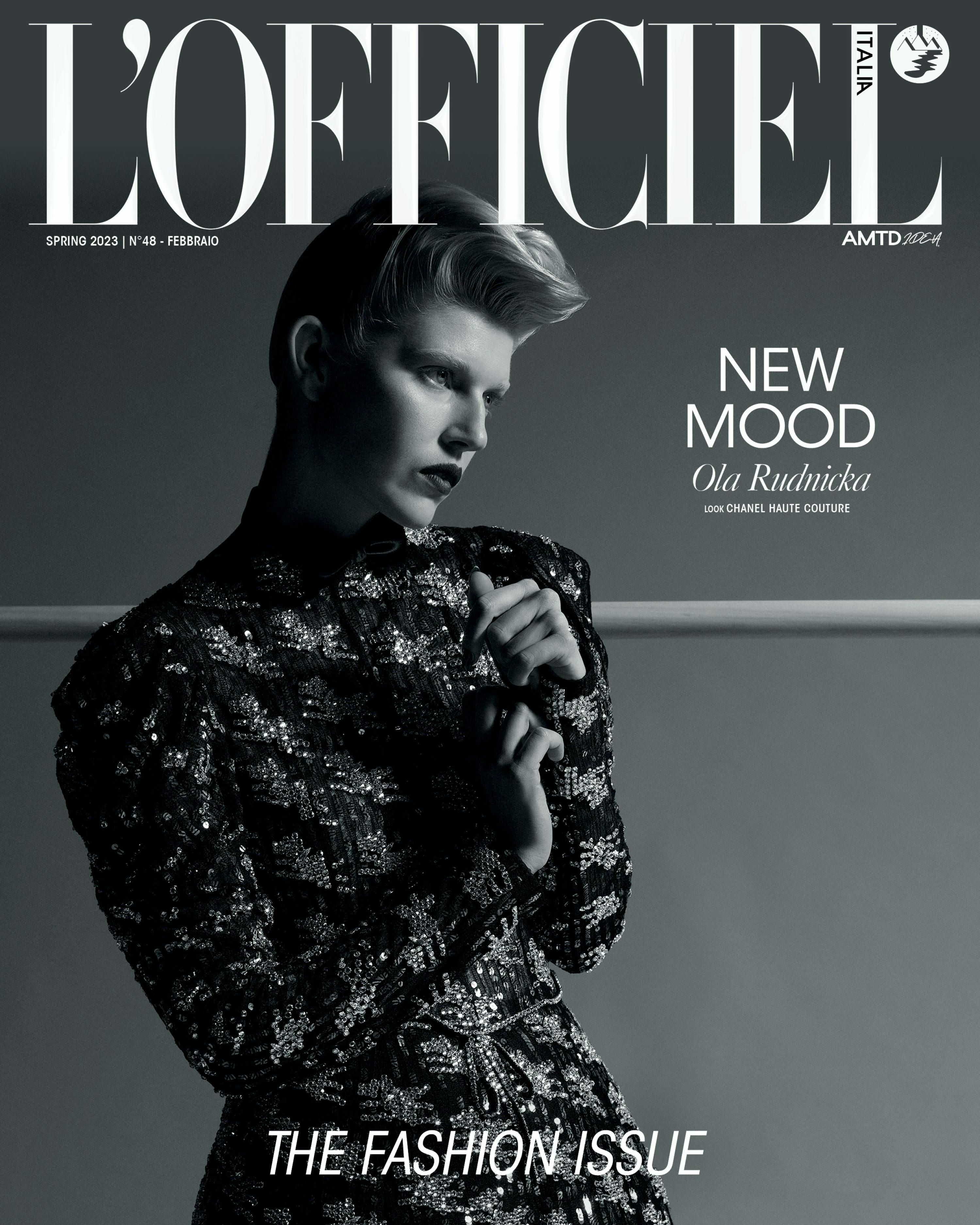 Ola Rudricka in un LOOK CHANEL HAUTE COUTURE per L'Officiel Italia n.48 Febbraio 2023