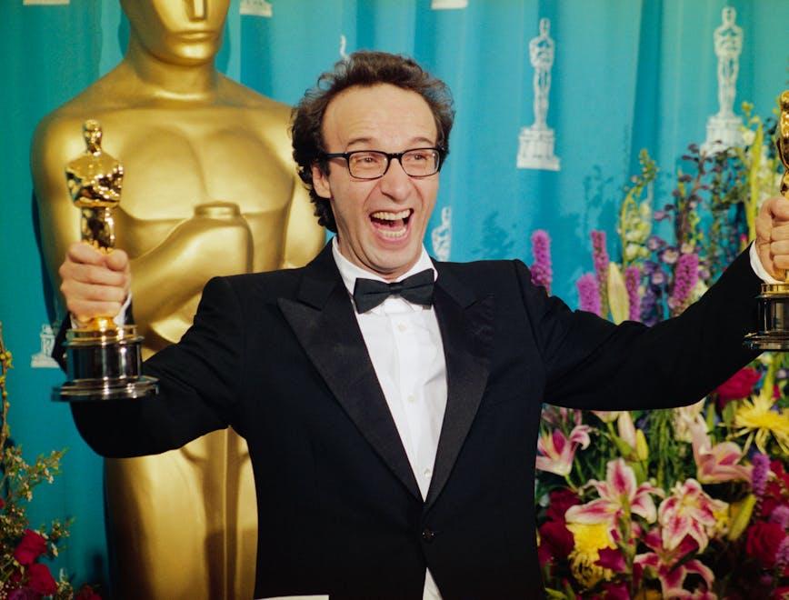 Roberto Benigni vince l'Oscar nel 1999 per "La vita è bella".