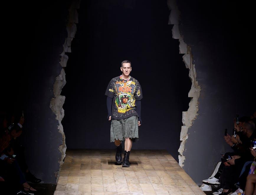 Jeremy Scott e il finale di sfilata autunno inverno 2023-24 di Moschino