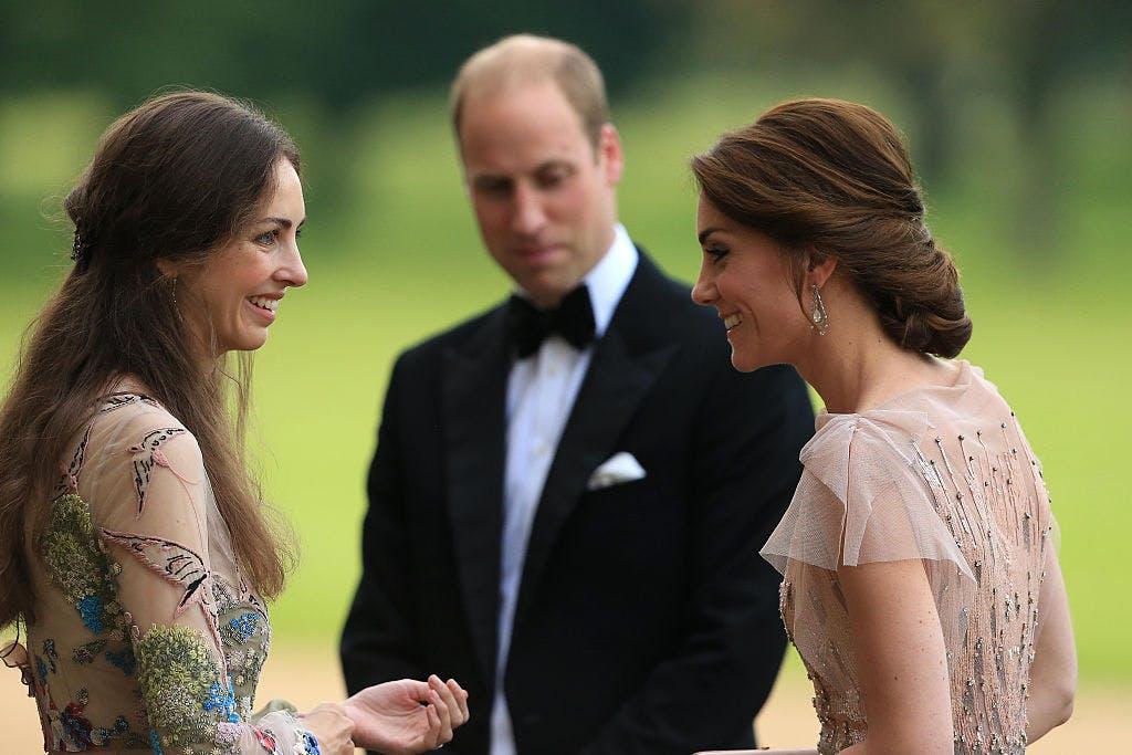 Principe William, Principessa Kate Middleton e la Marchesa Rose Cholmondeley durante una cena di gala a sostegno di East Anglia's Children's Hospices, 22 giugno 2016 (Photo by Stephen Pond/Getty Images)