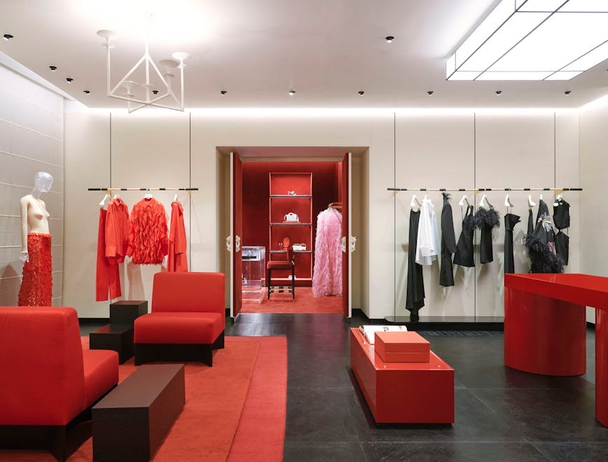 Nuova boutique Valentino a Parigi in Avenue Montaigne