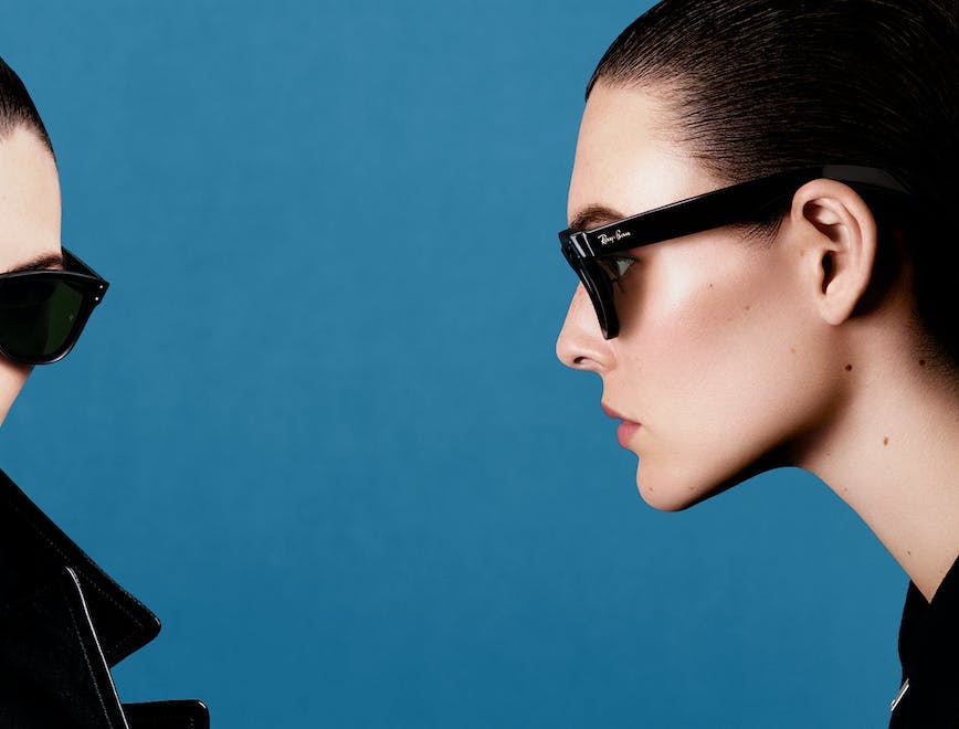 Ray-Ban Reverse campagna con Vittoria Ceretti