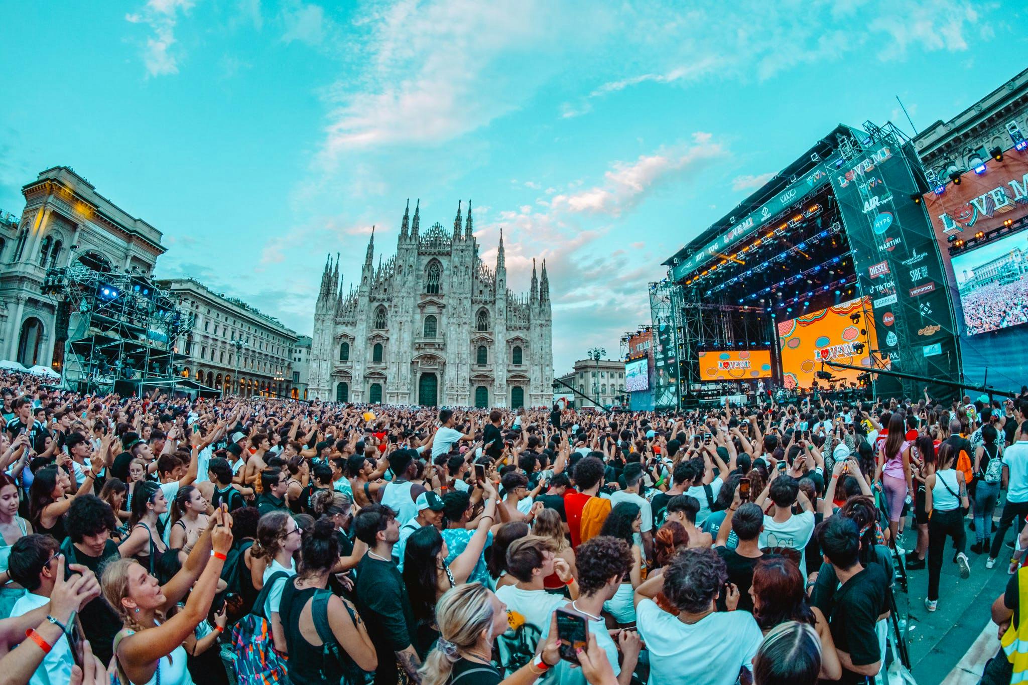 Love Mi 2023 il concerto di Fedez in Piazza Duomo